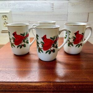 LEFTON, #1062, WHITE HOLIDAY, COFFEE/HOT CHOCOLATE CUPS. RED CARDINAL & HOLLY.